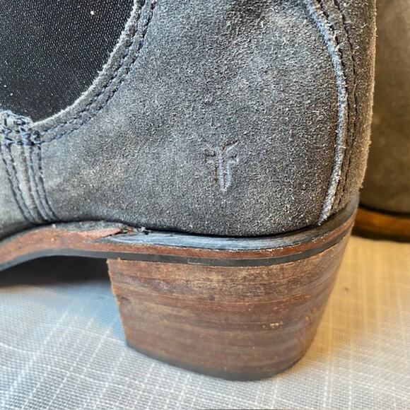 Frye Sabrina Chelsea Suede Heeled Boots Womens Gray ]Pull On Bootie 7.5 M - Picture 8 of 8